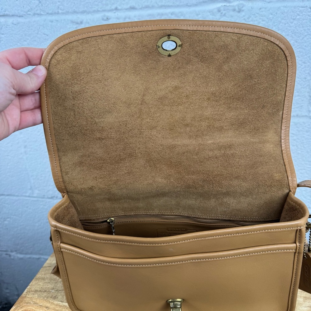 Coach Vintage City Bag | Butterscotch Glove-Tanned Crossbody - Picture 14 of 16